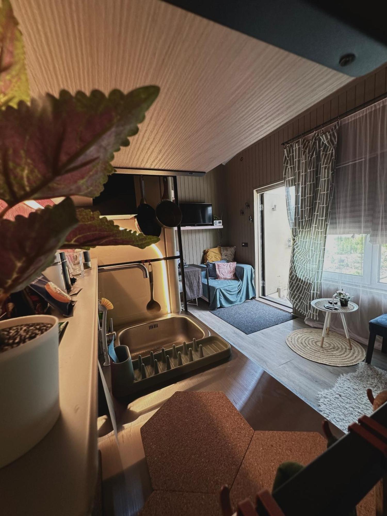 Vila Amazing Little House On An Island With Garden Riga Exteriér fotografie
