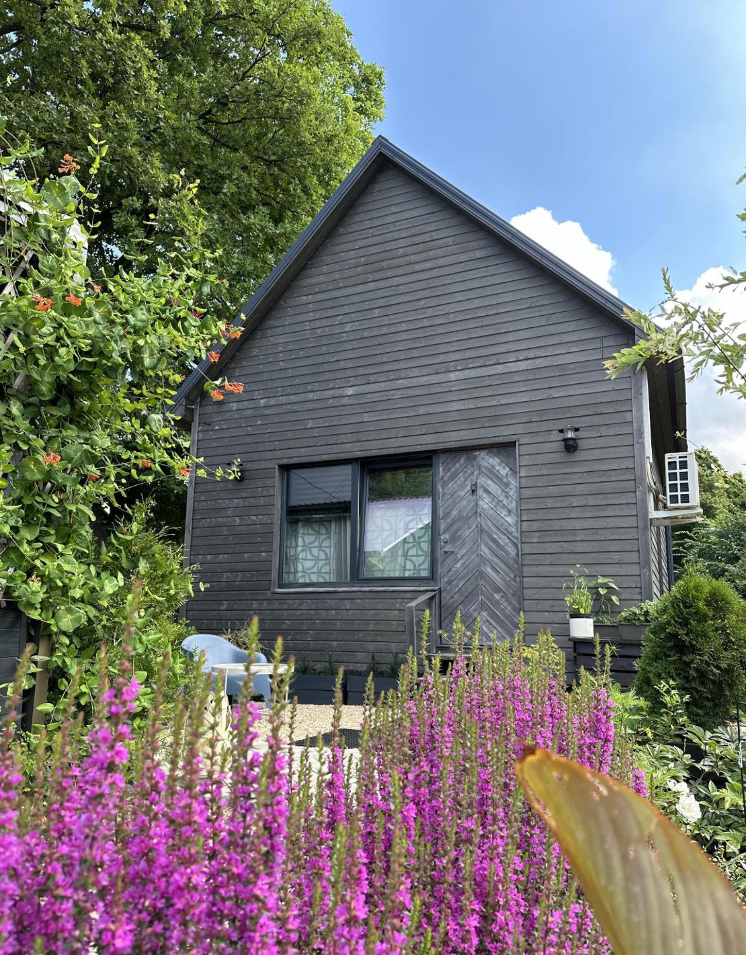 Vila Amazing Little House On An Island With Garden Riga Exteriér fotografie