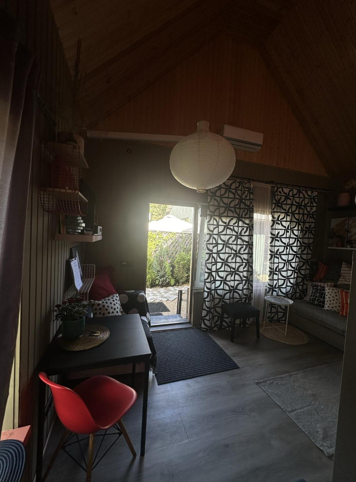 Vila Amazing Little House On An Island With Garden Riga Exteriér fotografie