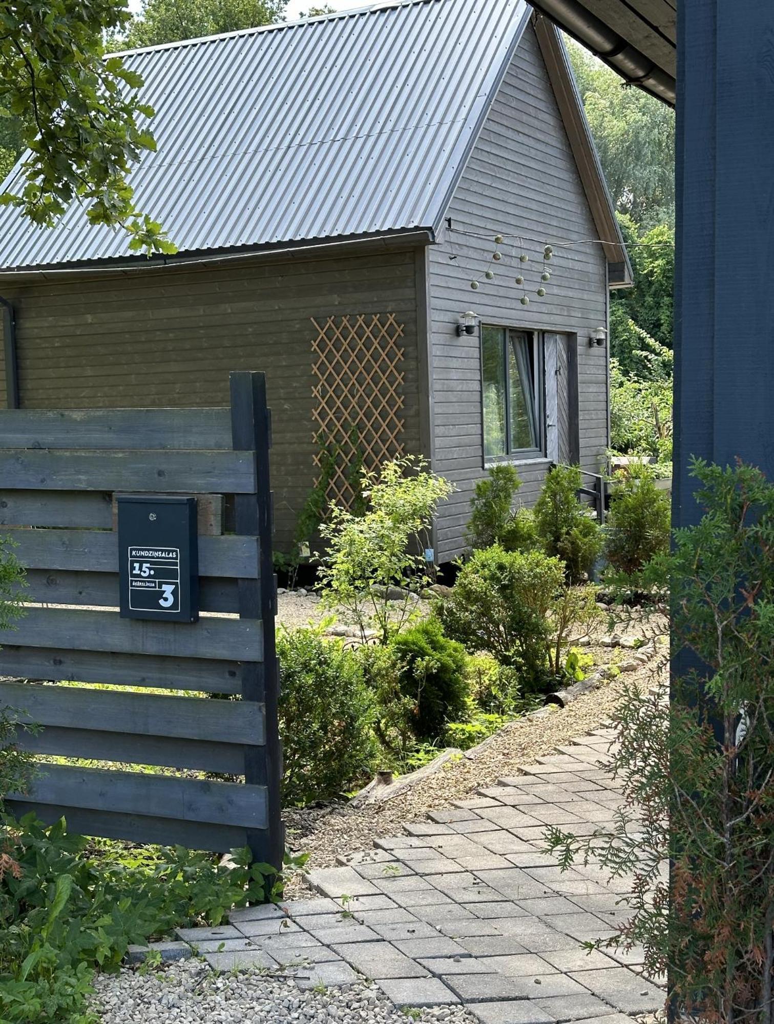 Vila Amazing Little House On An Island With Garden Riga Exteriér fotografie