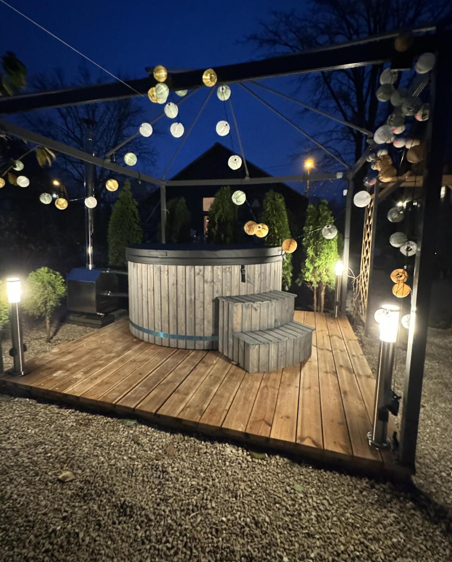 Vila Amazing Little House On An Island With Garden Riga Exteriér fotografie