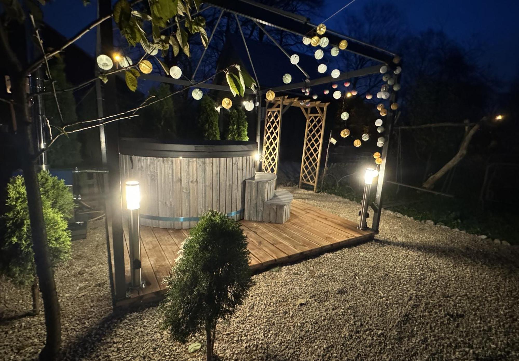Vila Amazing Little House On An Island With Garden Riga Exteriér fotografie